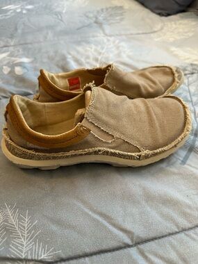 GUC cushe Men's Slip-On Canvas Loafers in Tan and Brown Sz 9